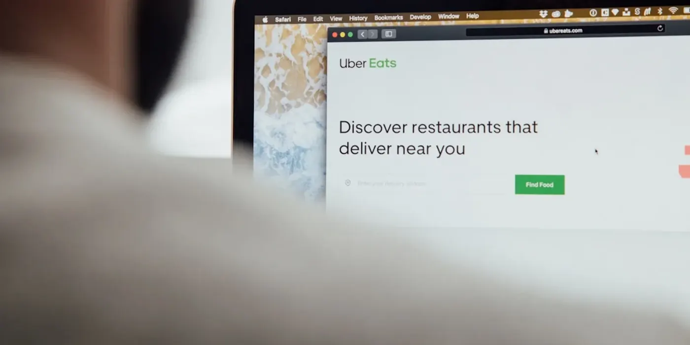 Planning notes and analytics for Restaurant Website Design Features That Drive Bookings